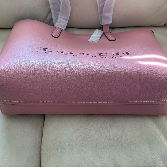 Coach - Picture 3 of 8